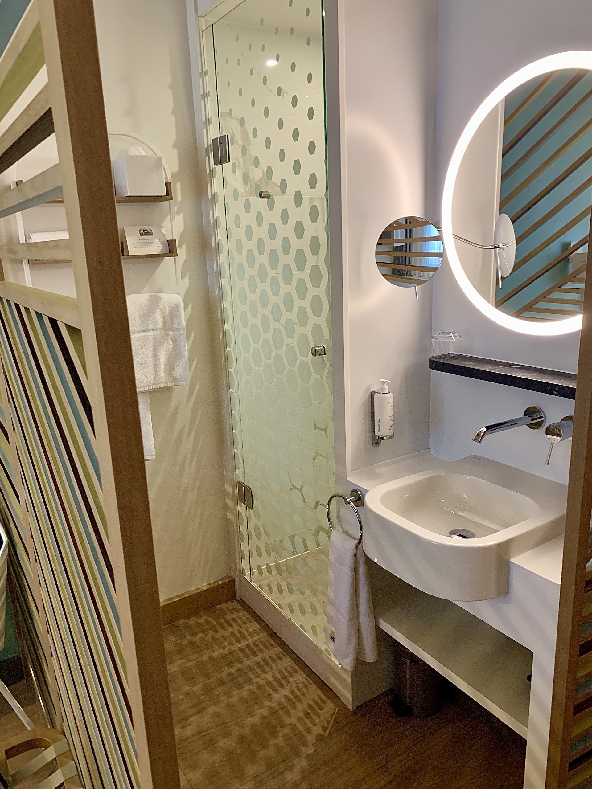 Photo OKKO HOTEL TOULON CARTE EN CHAMBRE