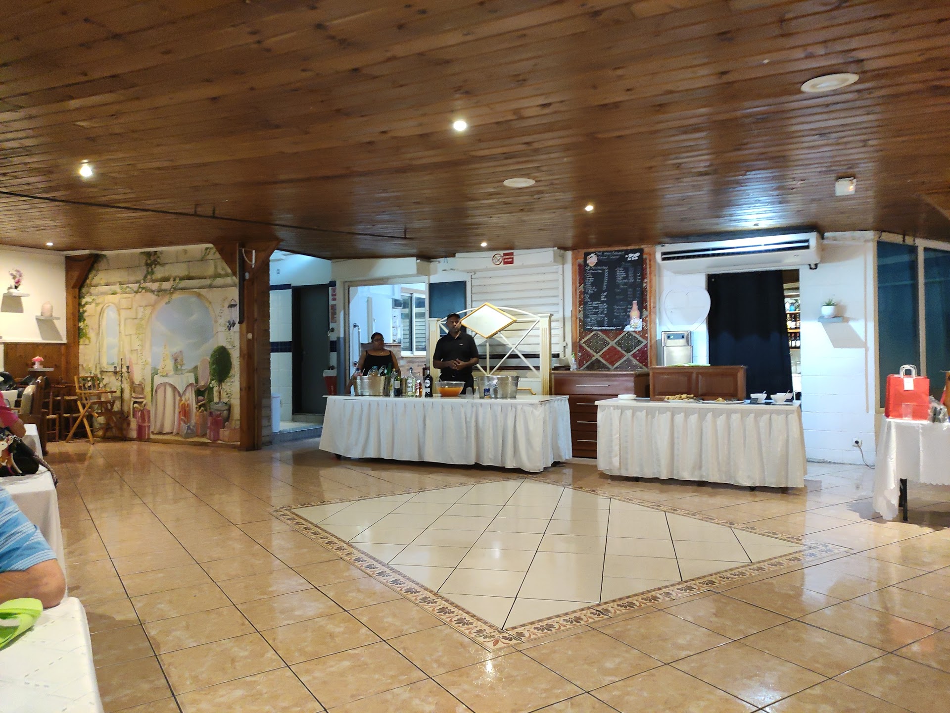 Photo Éléphant Gourmet