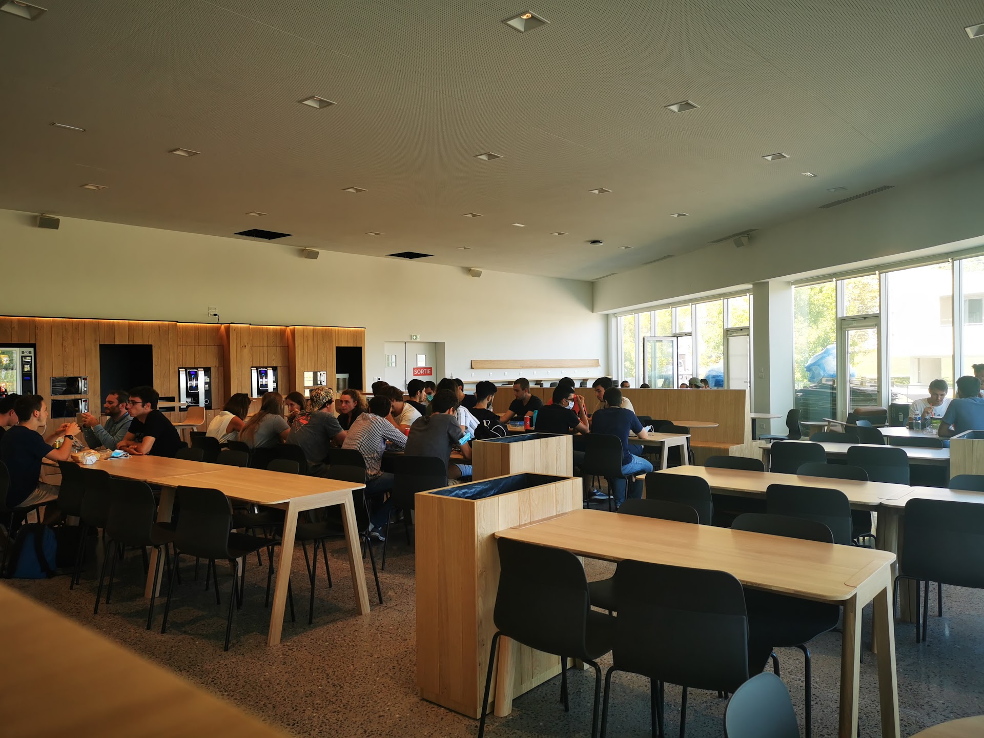 Photo Crous Market' de l'ESTIA