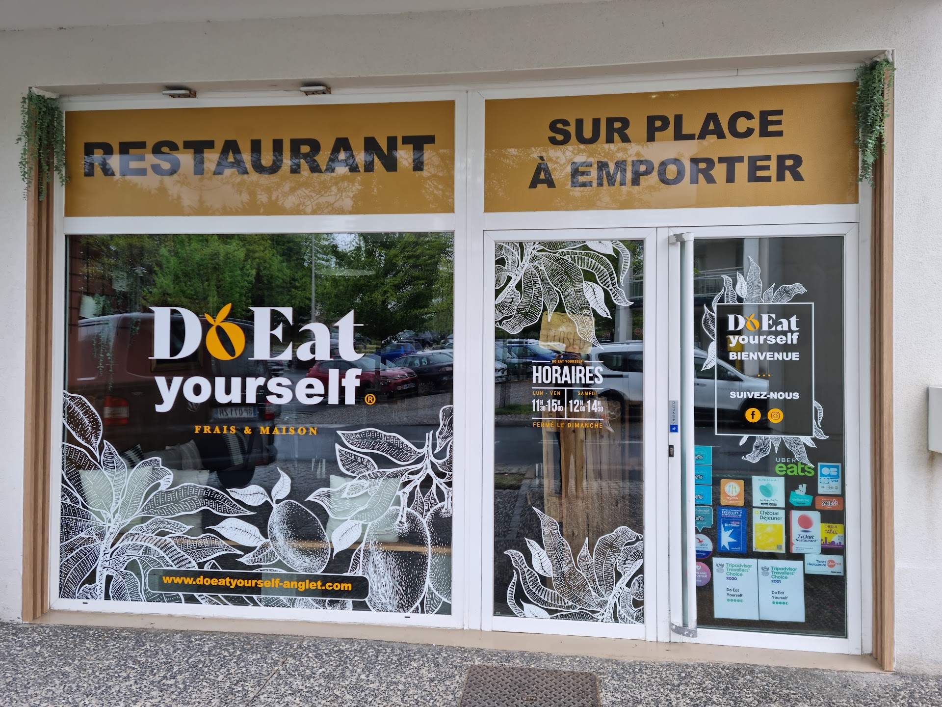 Photo Do Eat Yourself