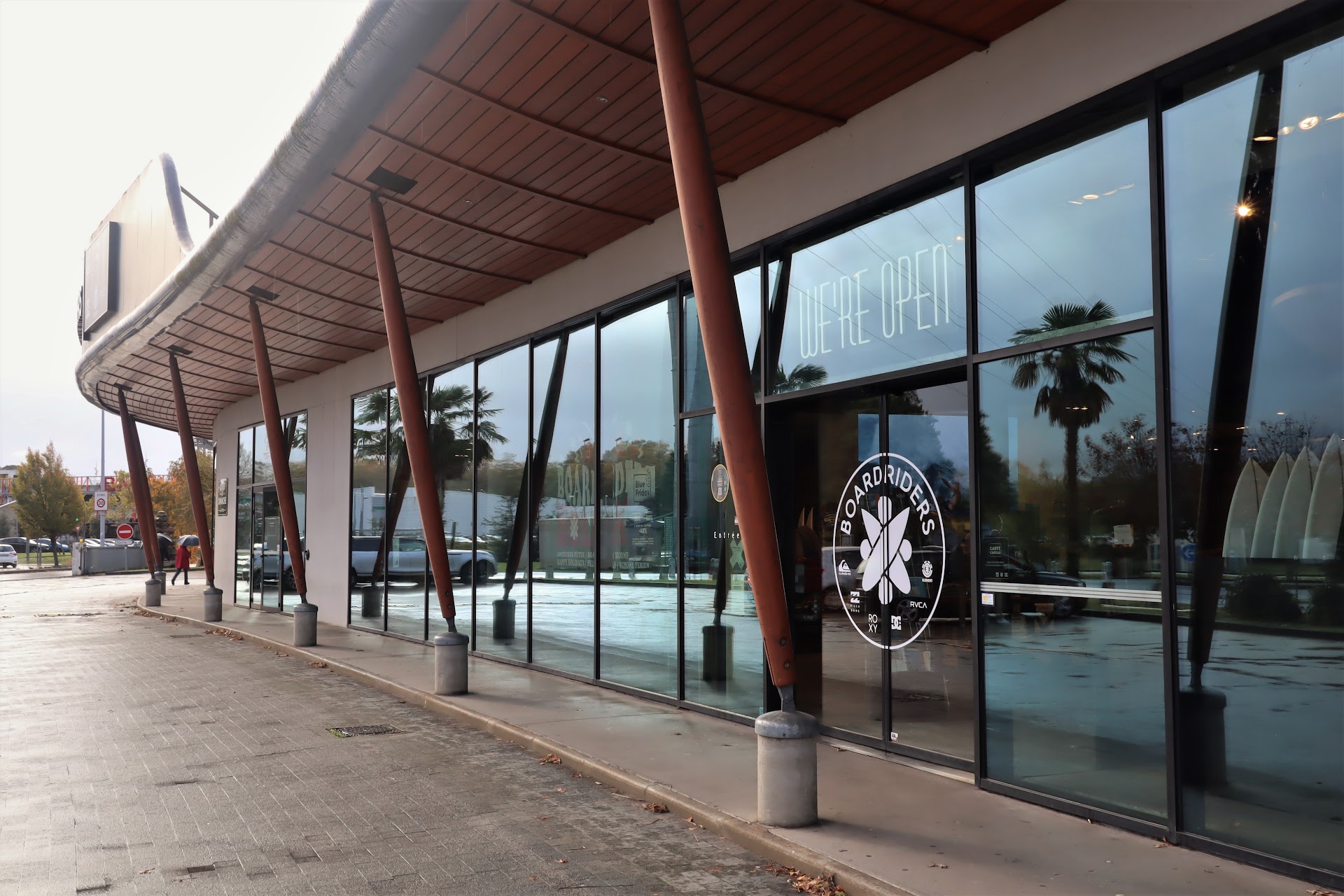 Photo Boardriders Anglet - Quiksilver - Billabong - Roxy - Element - DC Shoes - RVCA