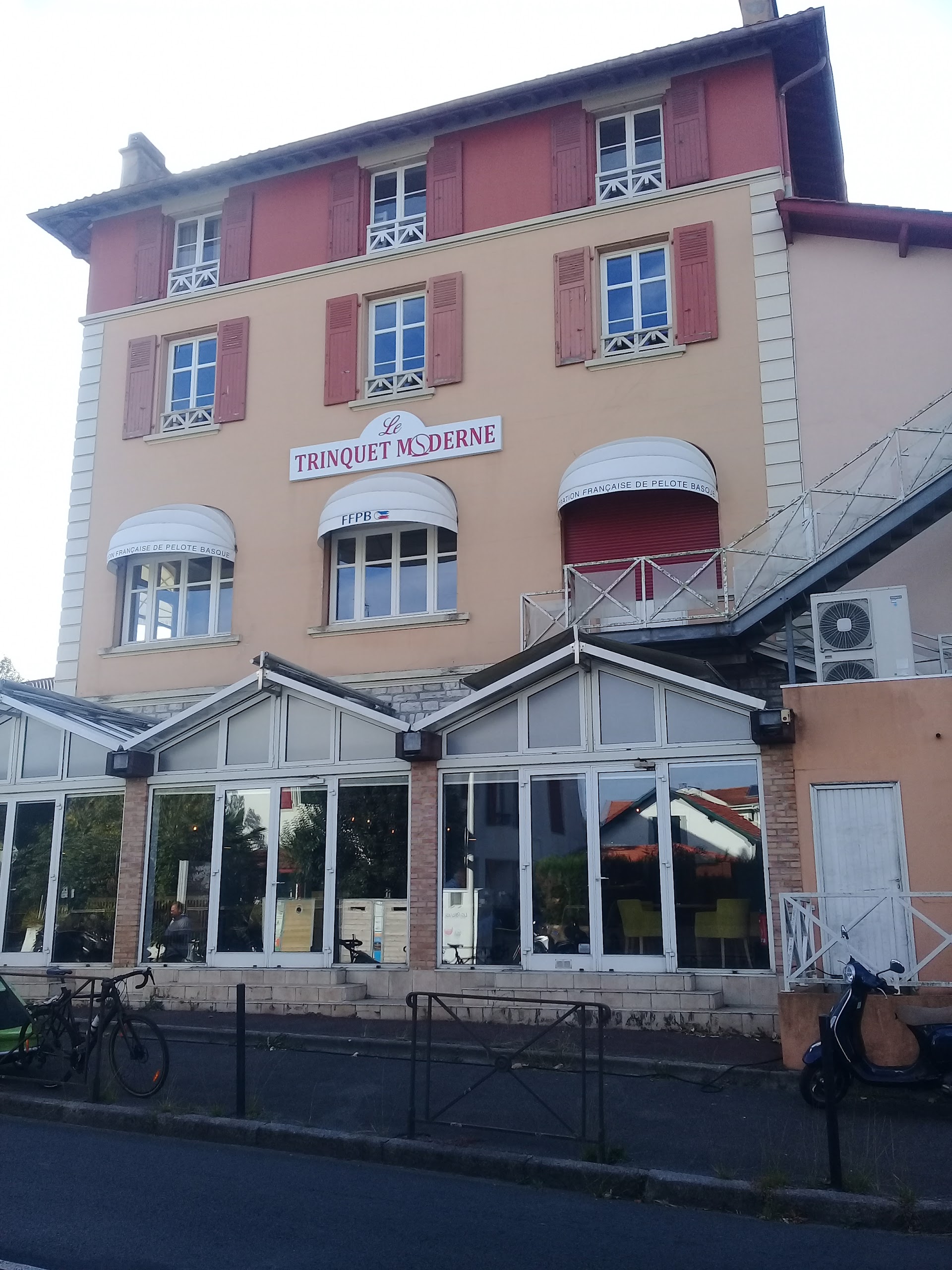 Photo Trinquet Moderne