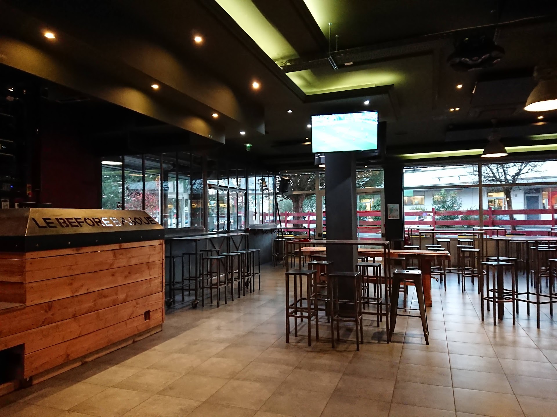 Photo Must Night Club