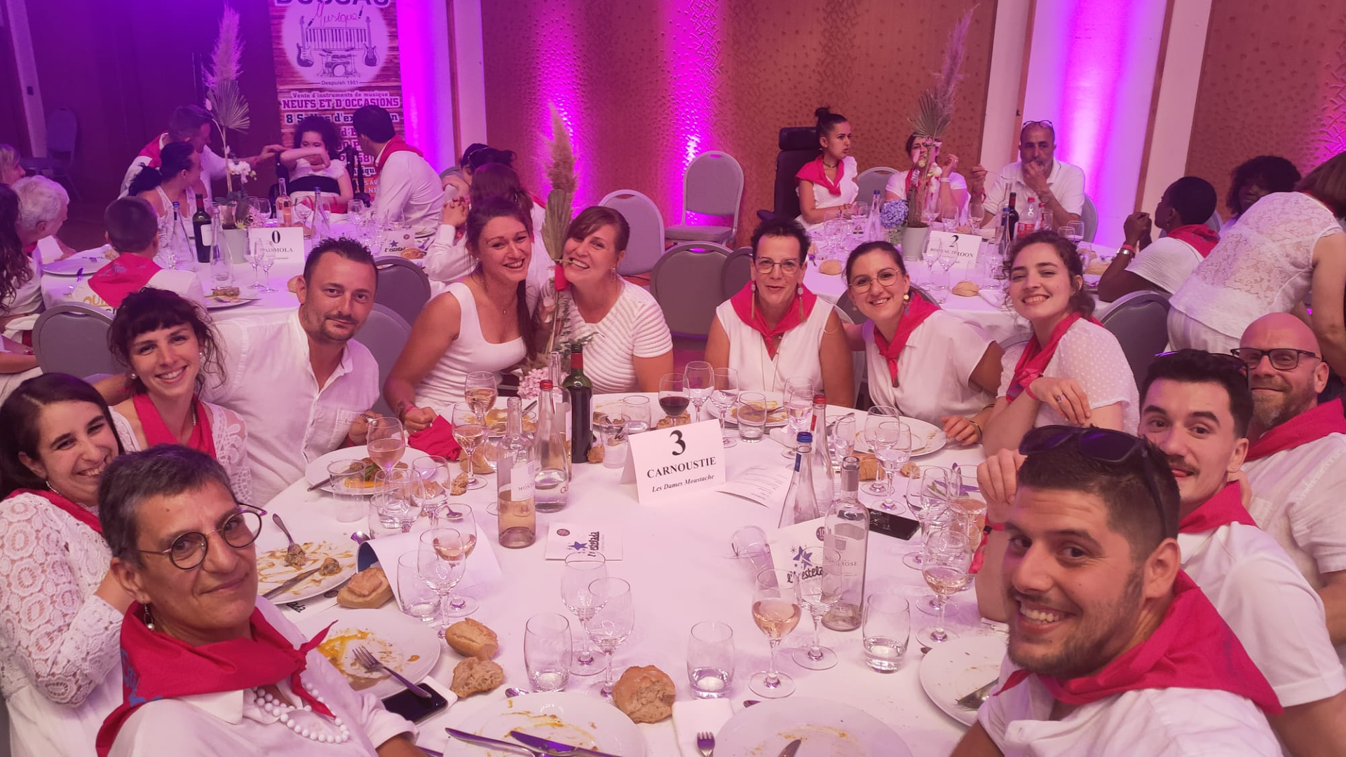 Photo Les Dames Moustache