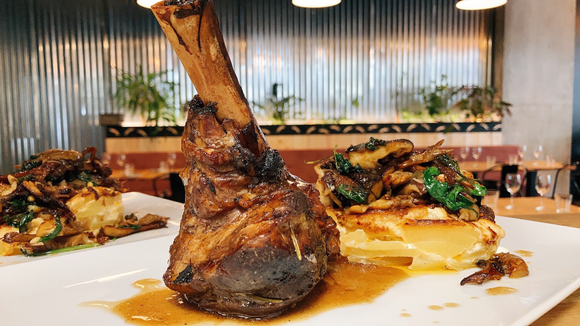 Photo Les Dames Moustache Laroin