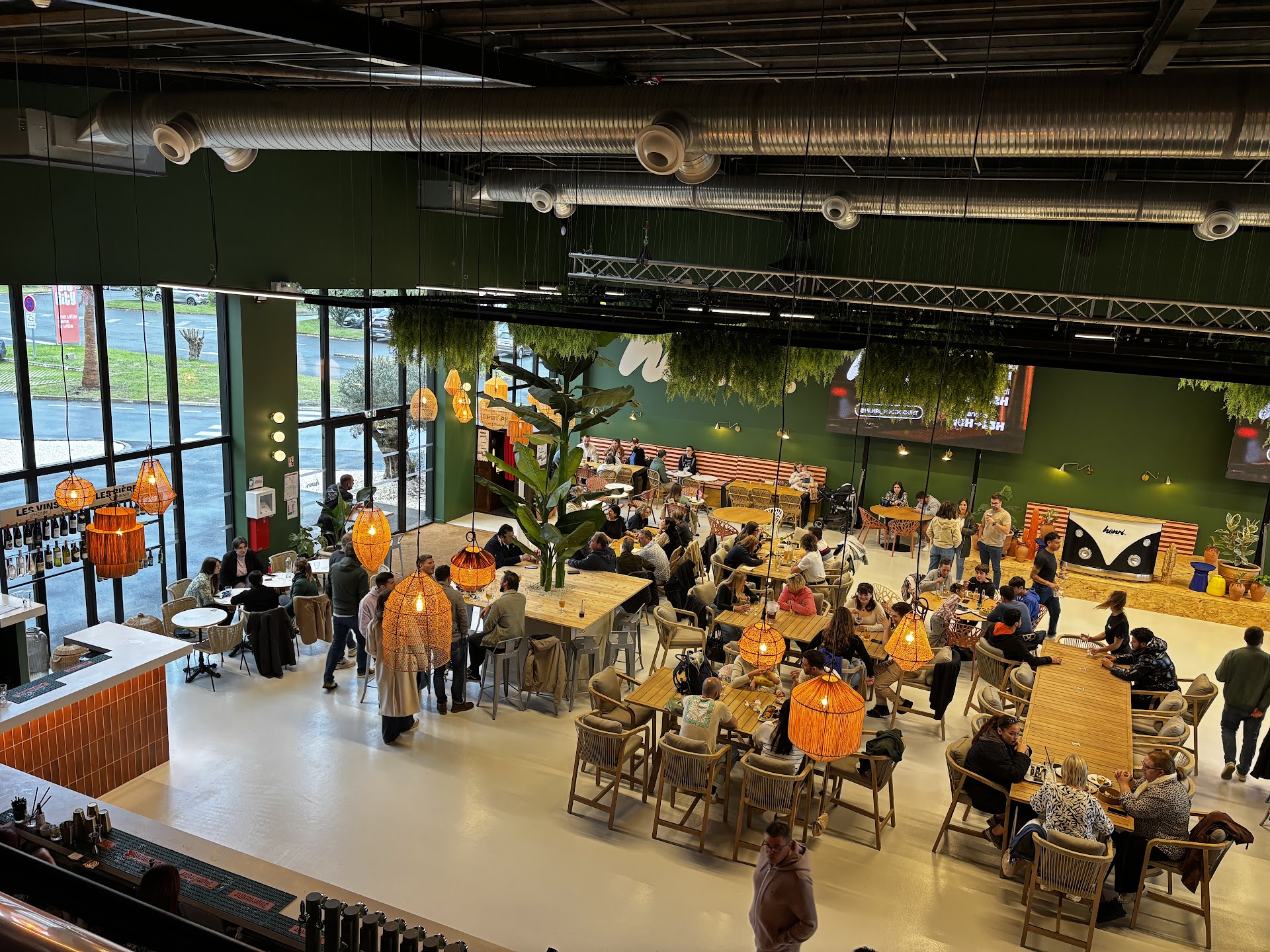 Photo Henri Food Court | Pau - Lescar