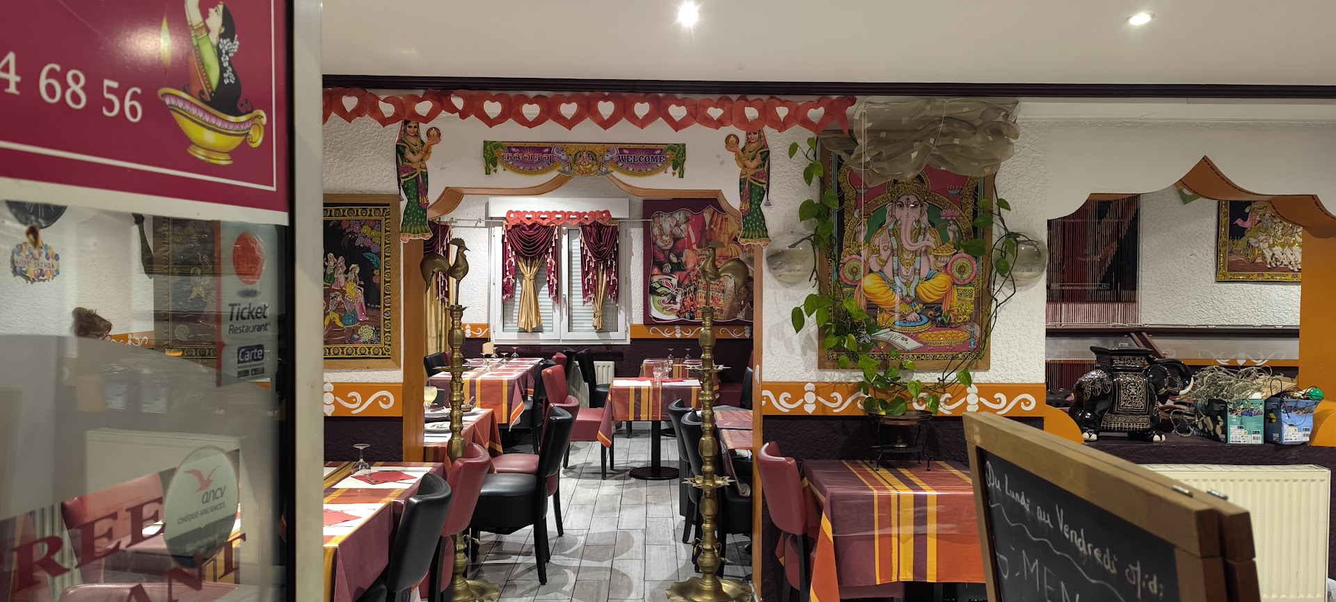 Photo Bollywood Café