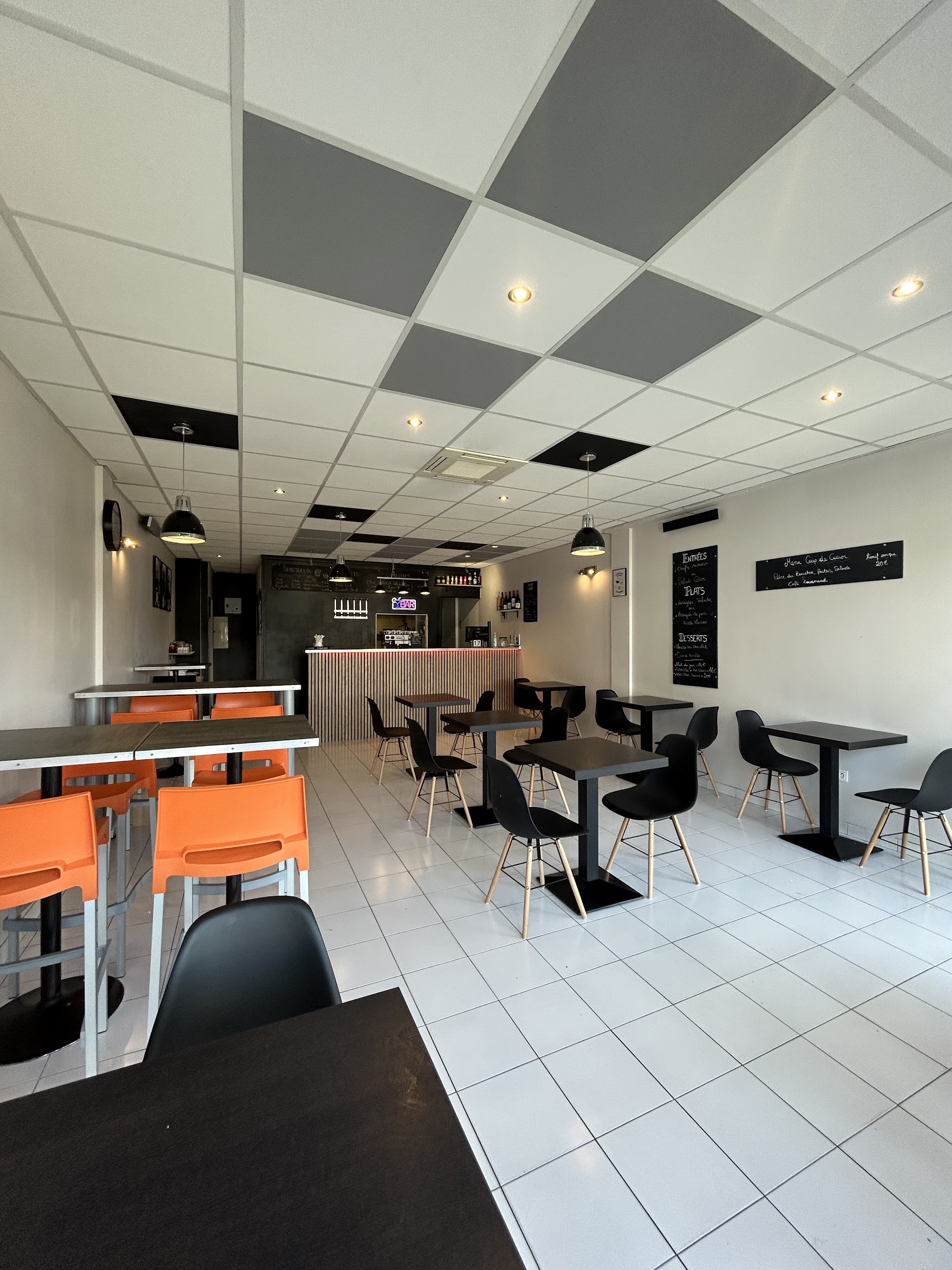 Photo CHEZ AMONA - BISTRO - ZONE FORUM