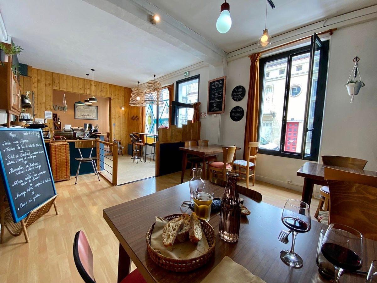 Photo Chez Les Filles - Restaurant Saintes