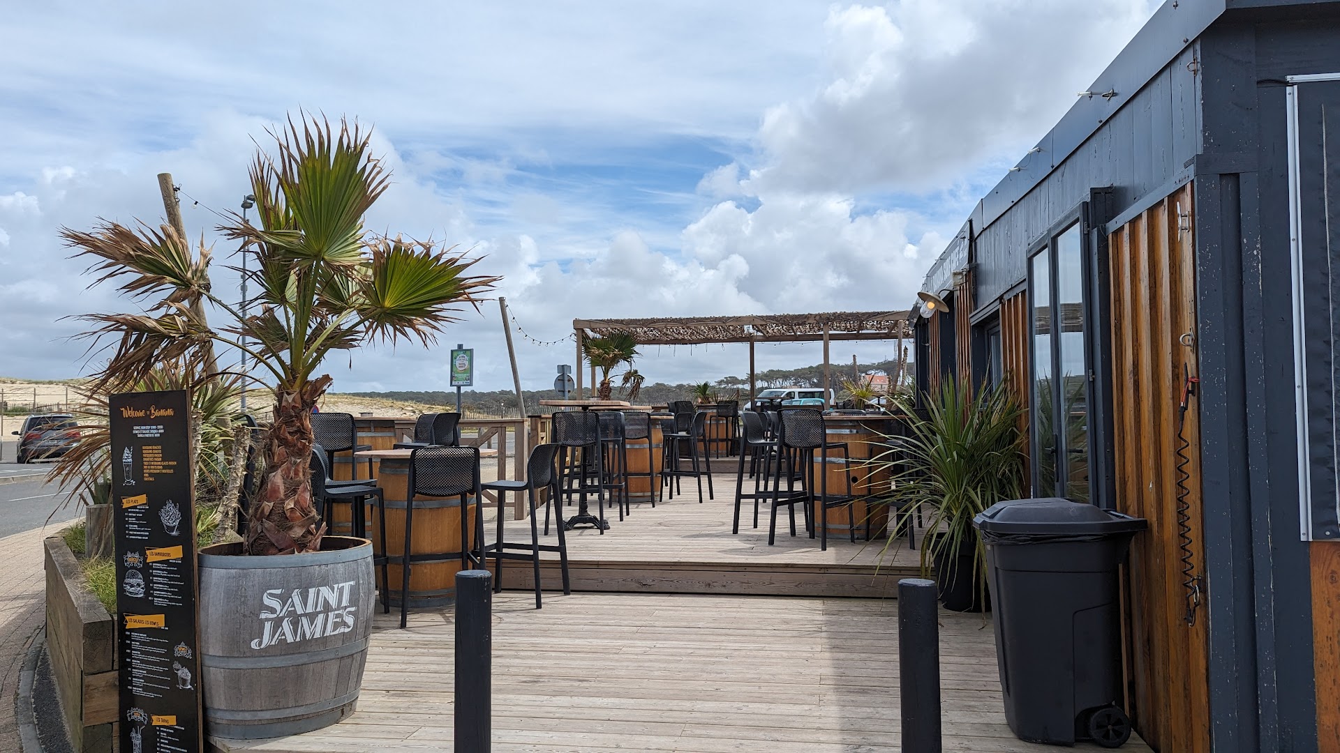 Photo BANANA SURF SHOP CAFE