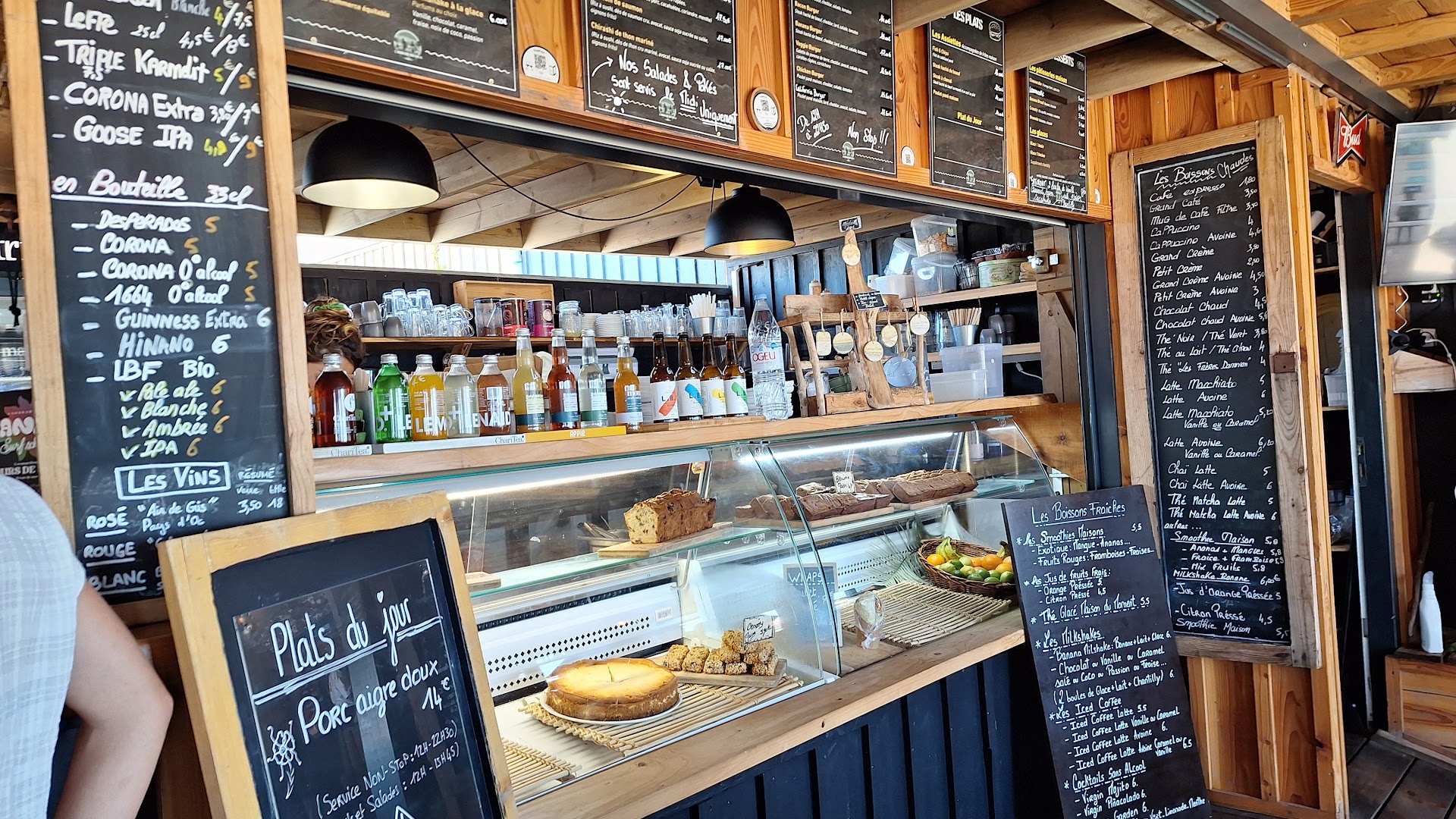 Photo BANANA SURF SHOP CAFE