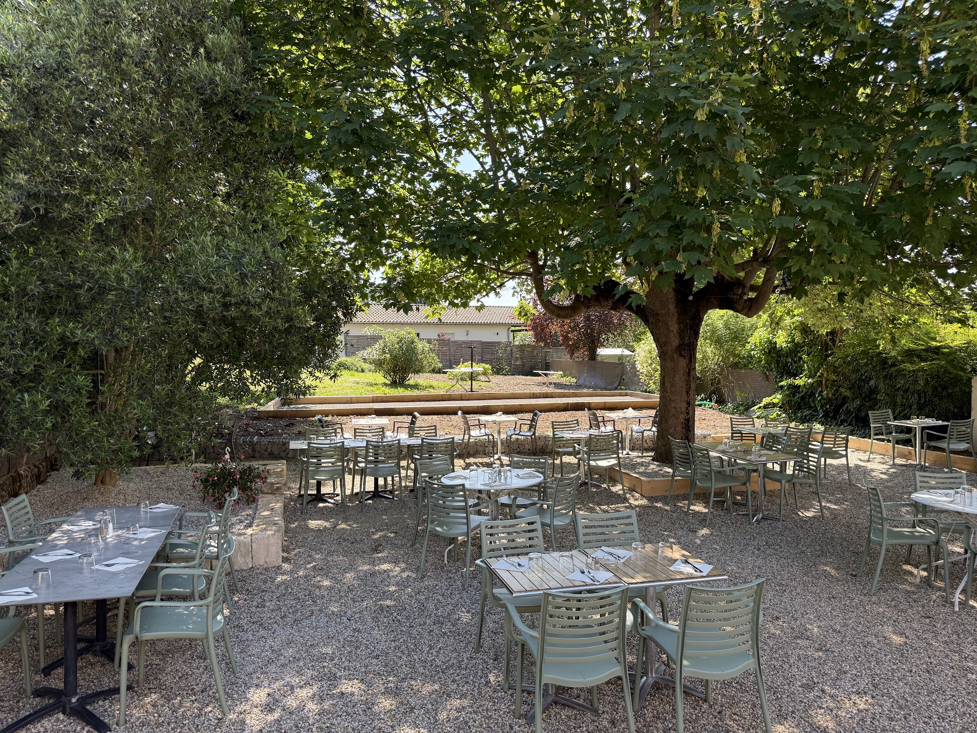 Photo LA TABLE DE SAINT SULPICE