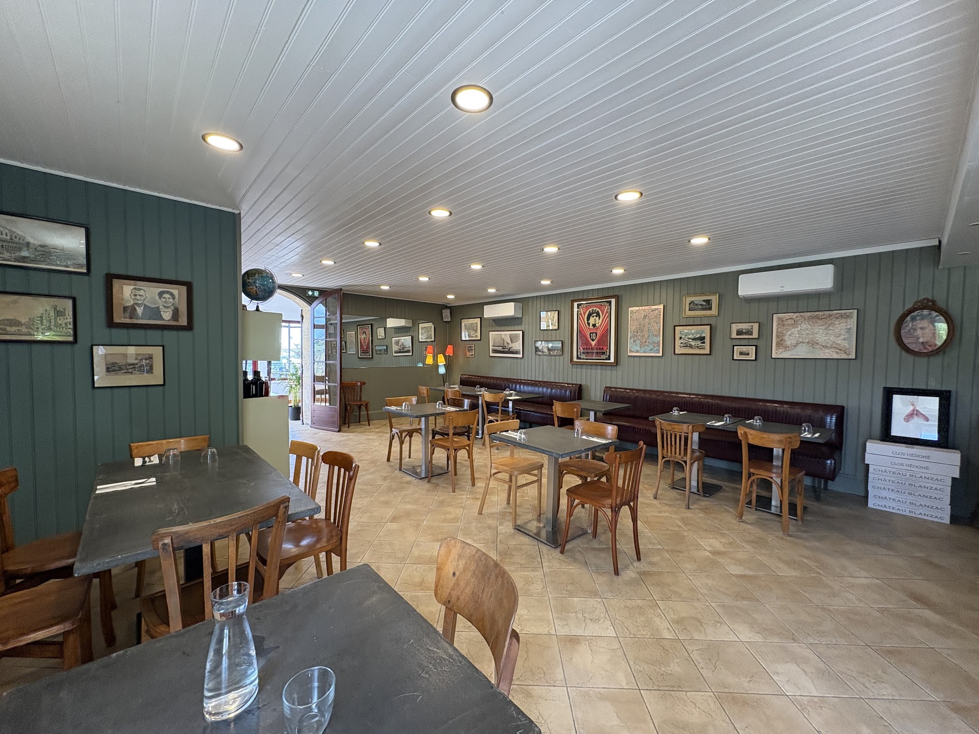 Photo Ben's food truck and kitchen