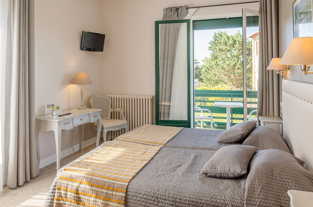 Photo Hôtel des Pins & Restaurant