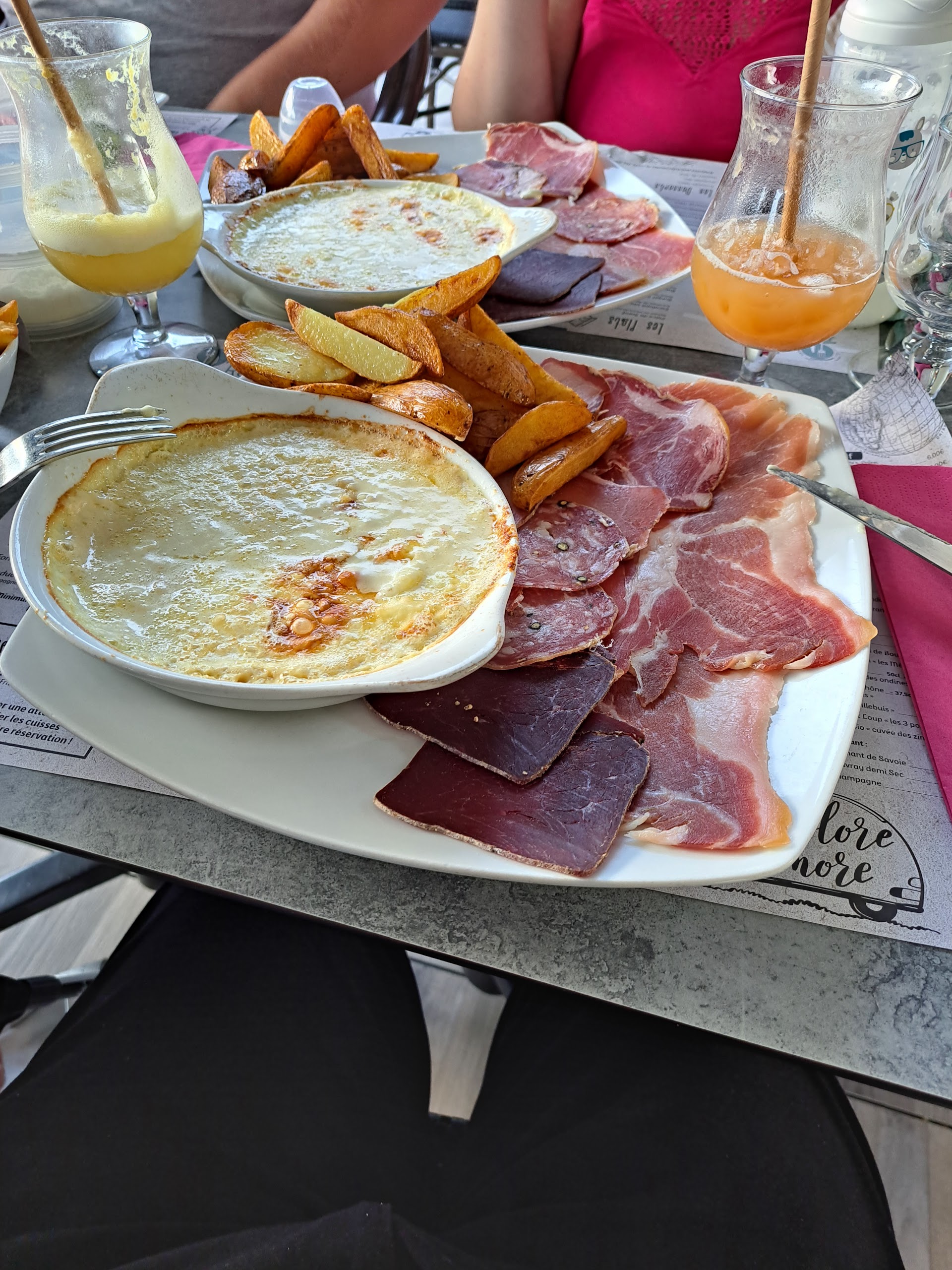 Photo Bar Restaurant Champ Tillet