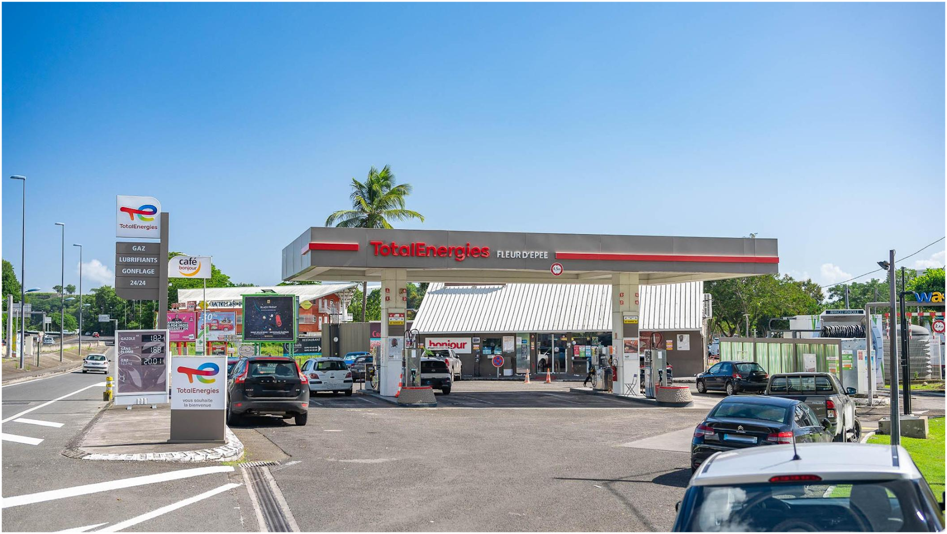 Photo Station service TotalEnergies Fleur d'épée