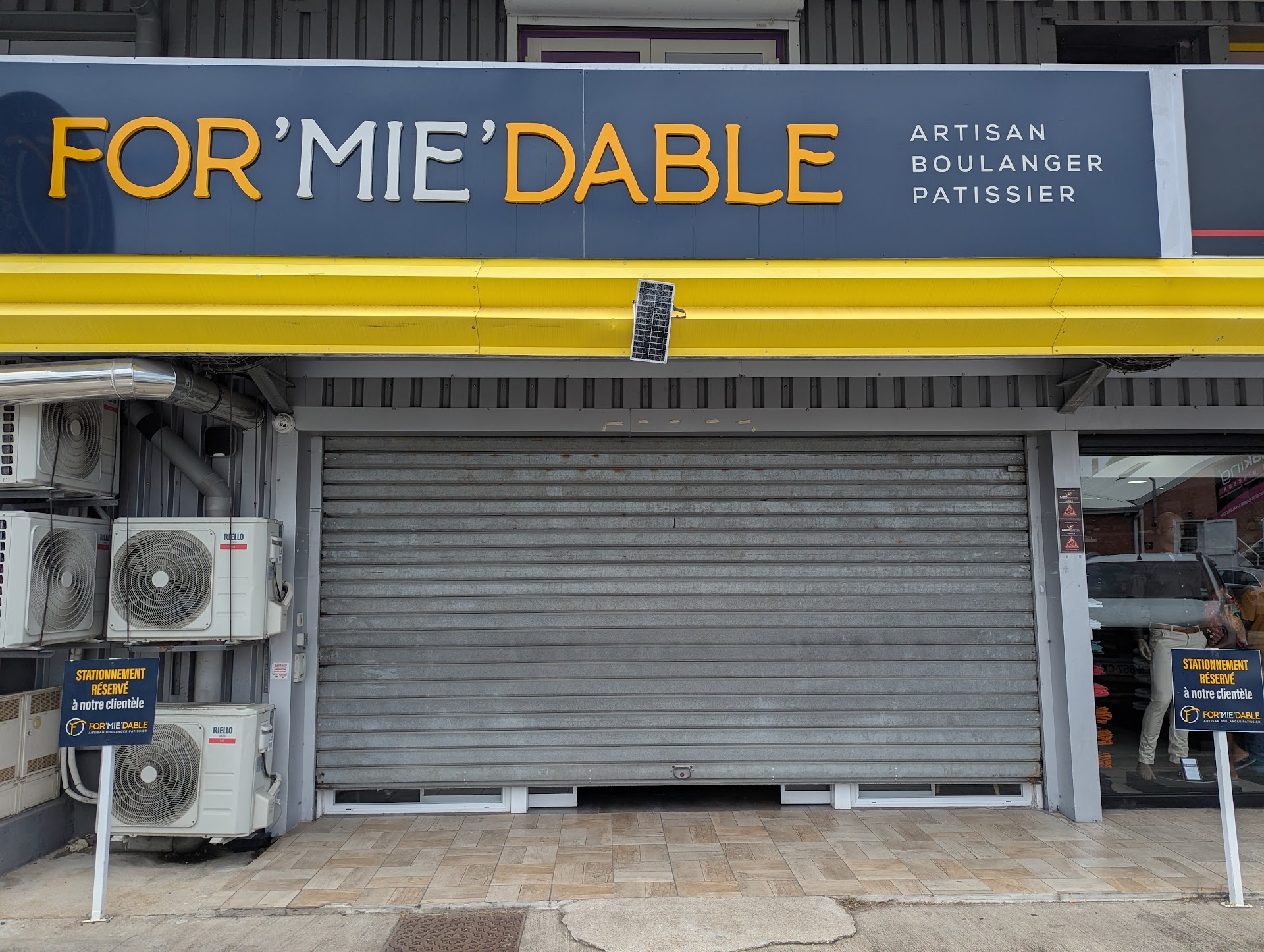 Photo For'Mie'Dable Jarry