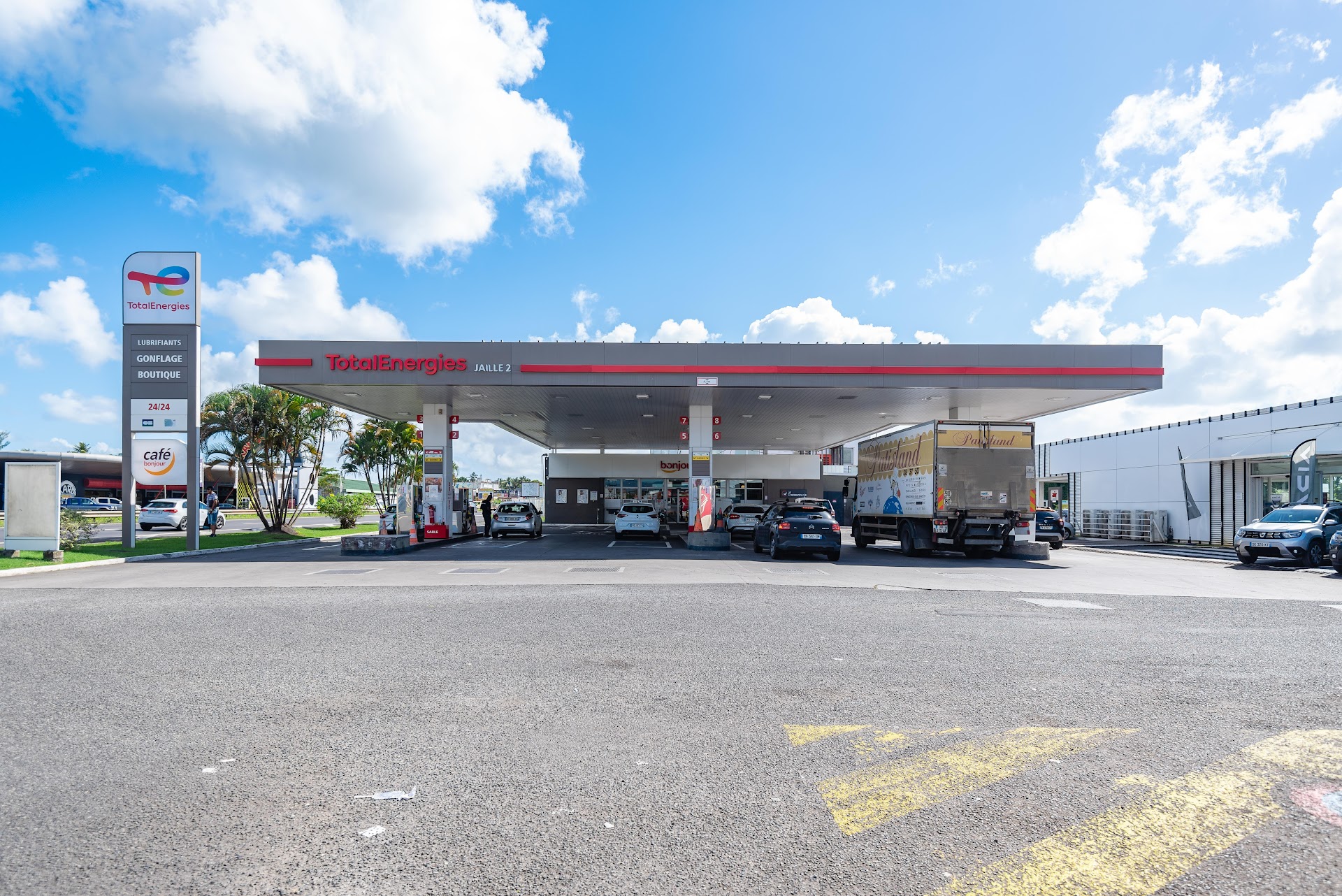 Photo Station Service TotalEnergies Jaille 2