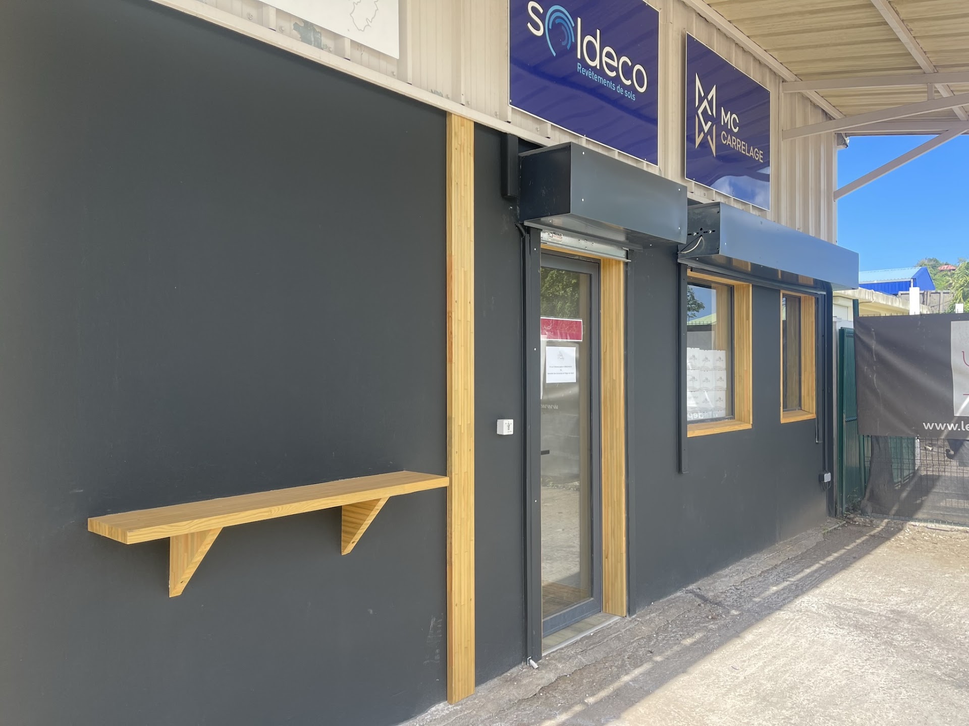 Photo Le dépôt de bacchus