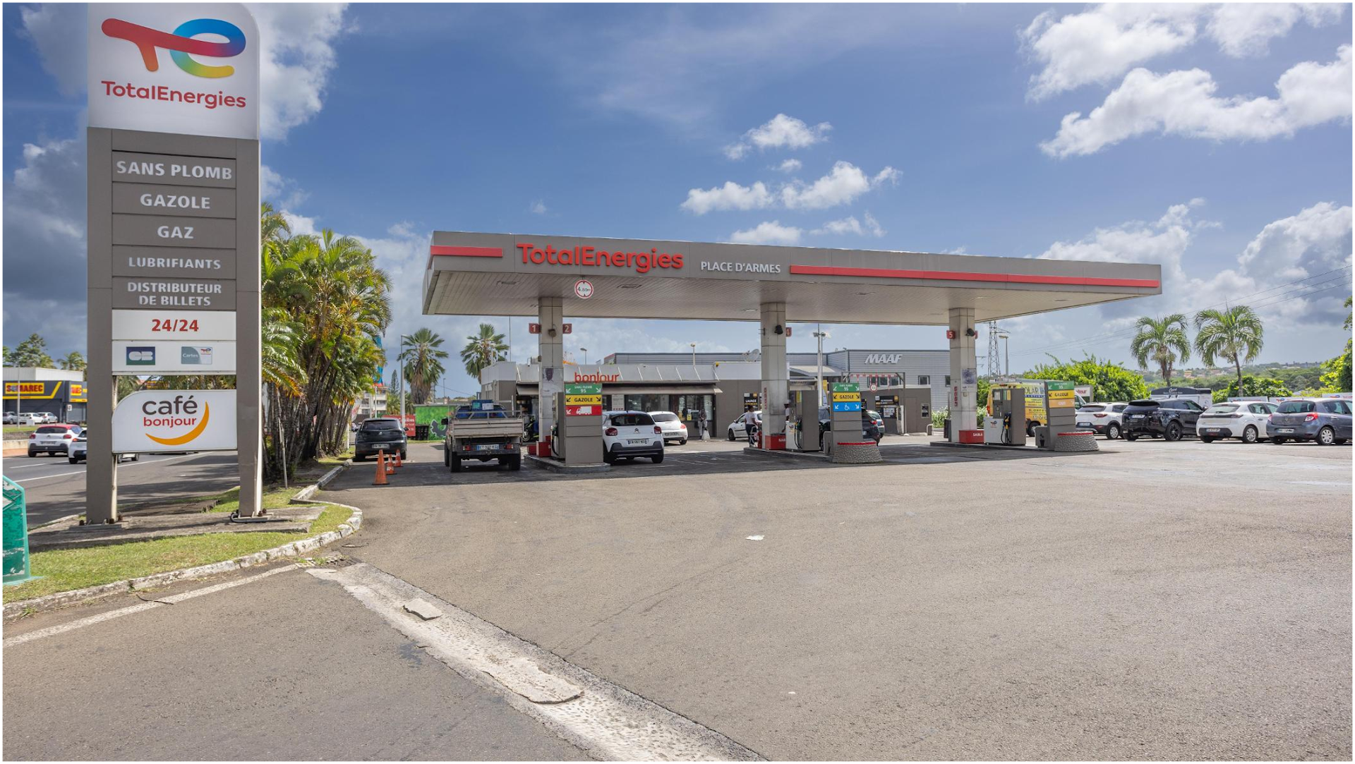 Photo Station Services TotalEnergies Place D'Armes