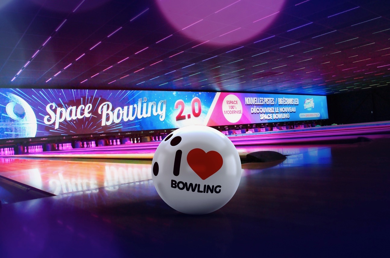 Photo Space Bowling