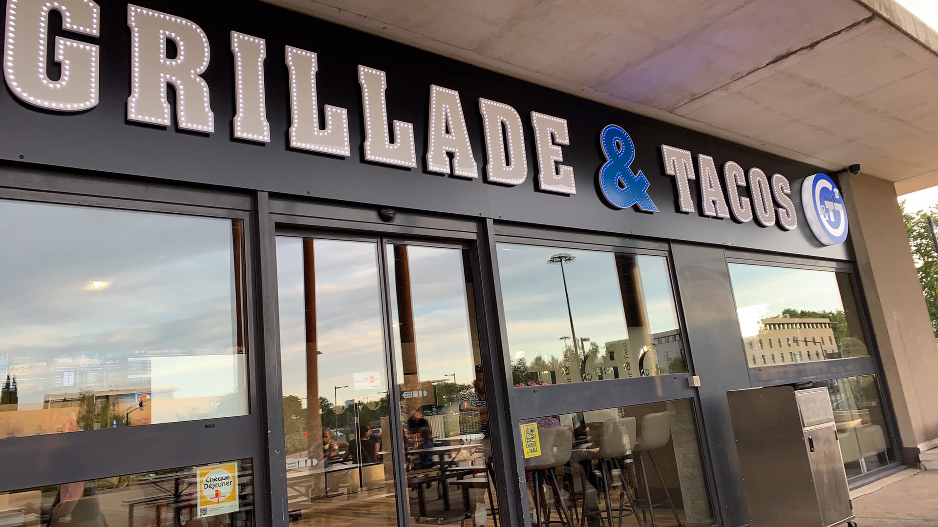 Photo Grillade et Tacos Nîmes Périph