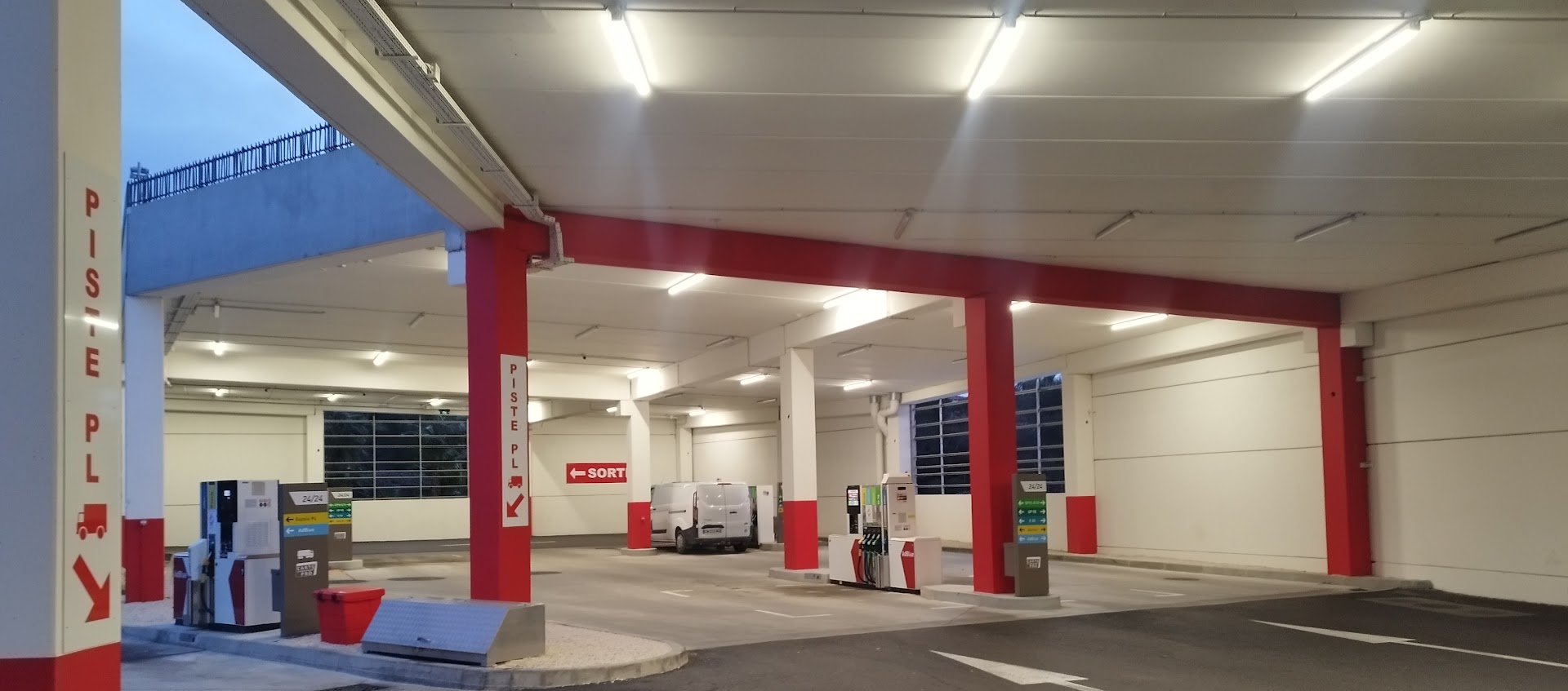 Photo Intermarché station-service Nîmes