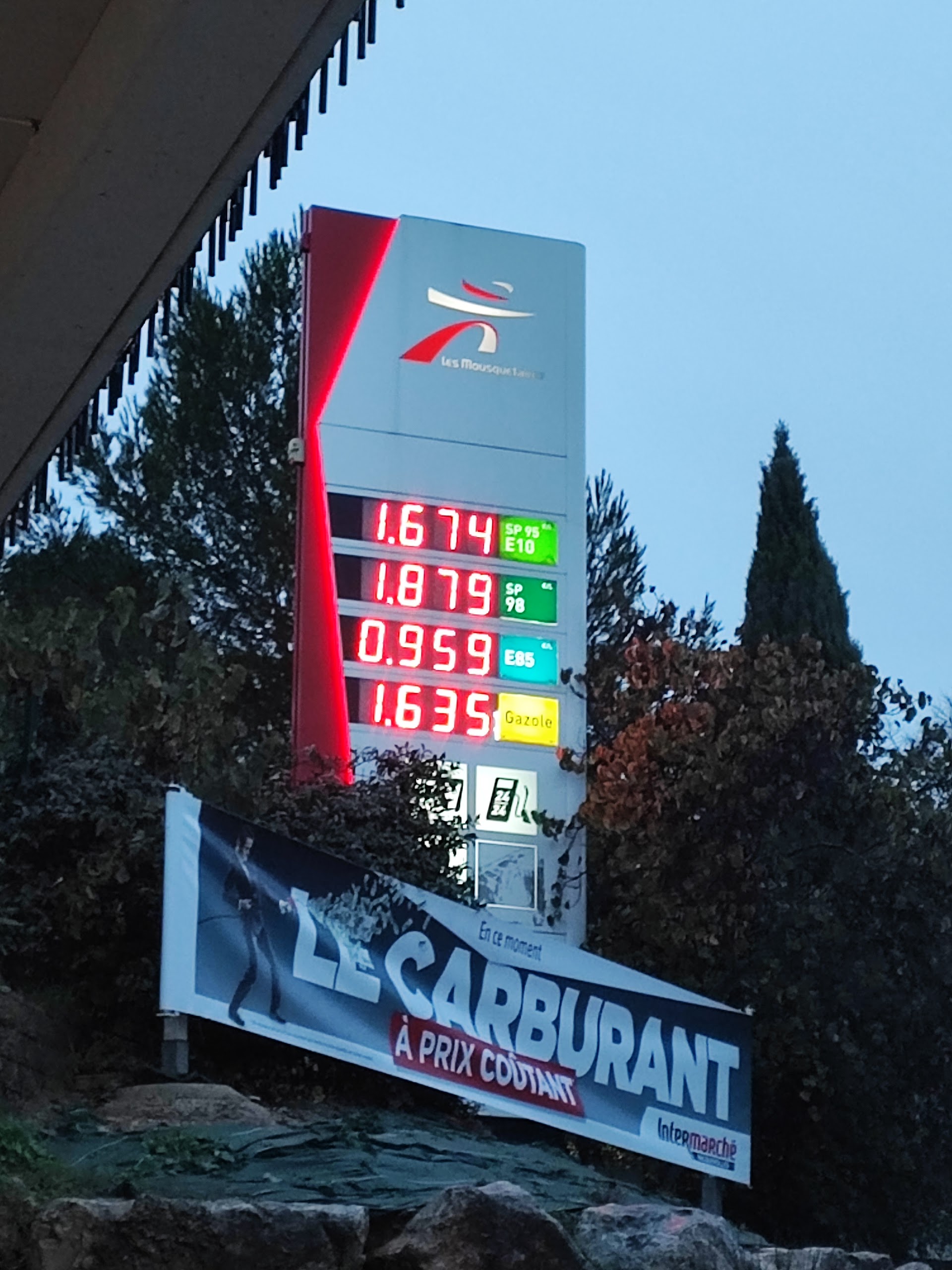 Photo Intermarché station-service Nîmes