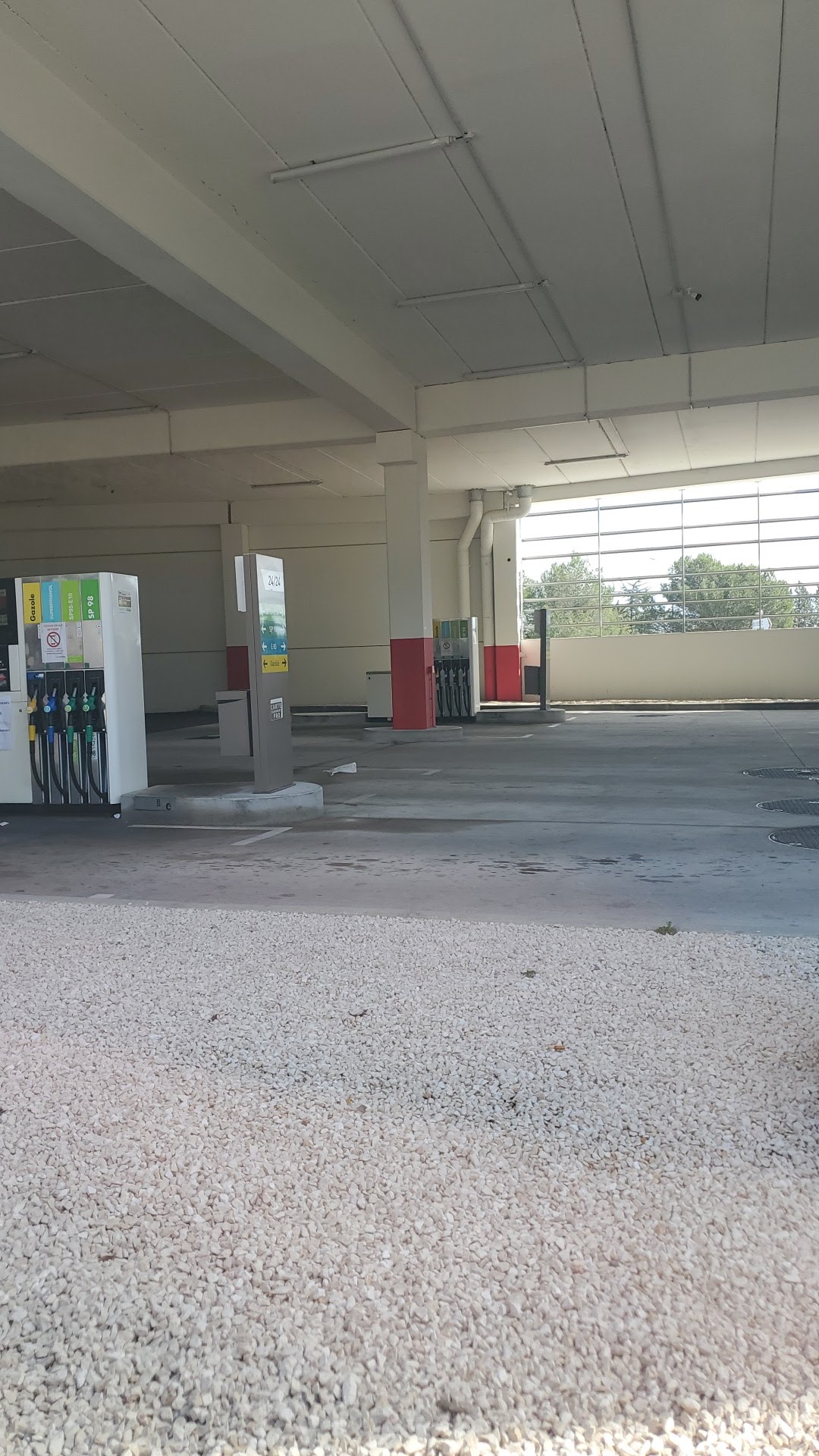 Photo Intermarché station-service Nîmes