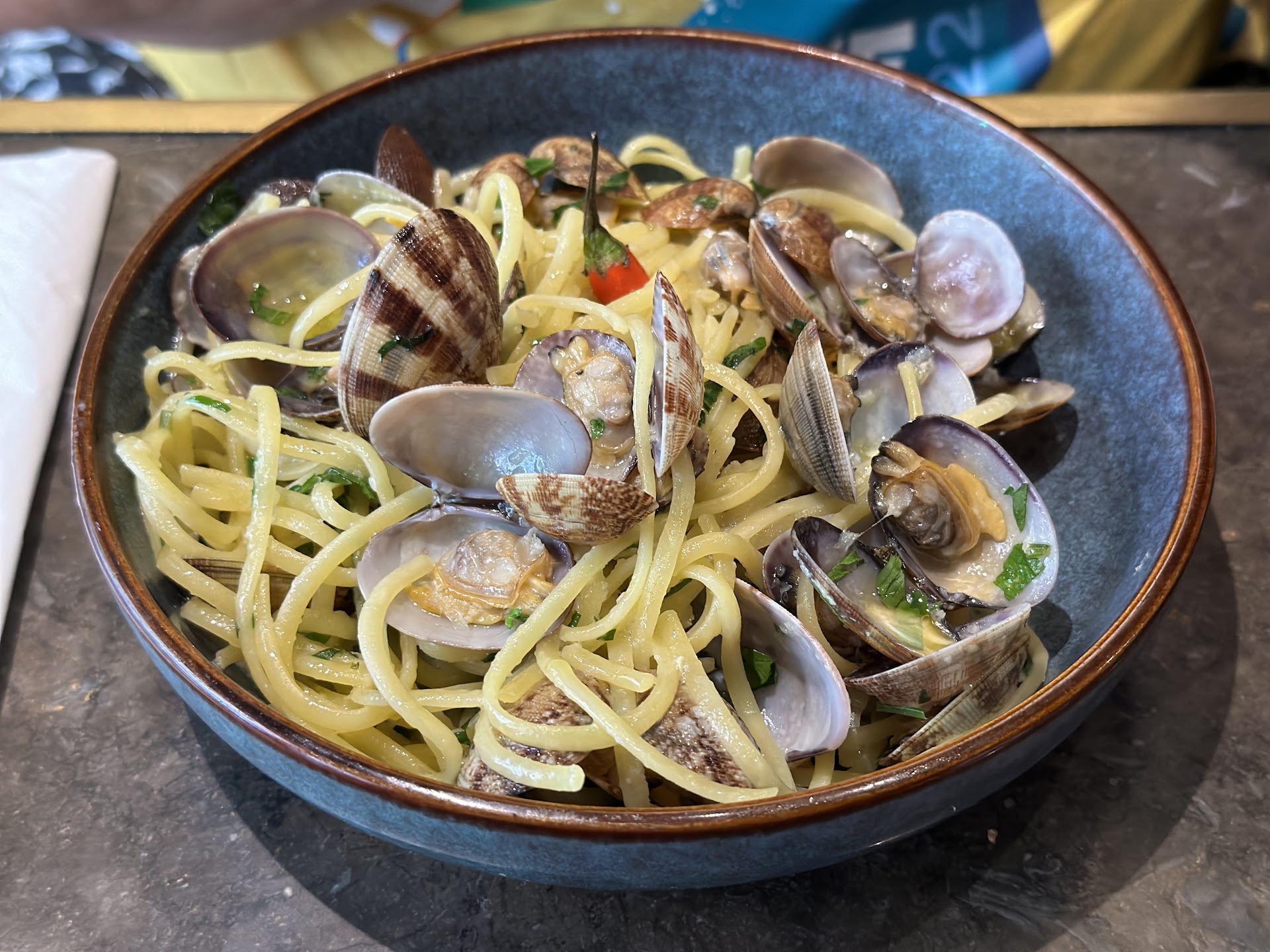 Photo Bakus - Restaurant et bar à vin festif