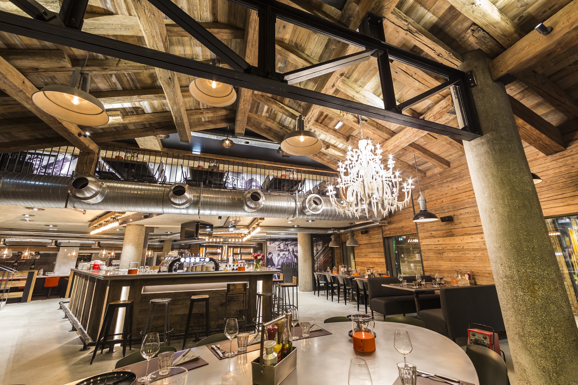 Photo Ski Gallery & Fondue Factory