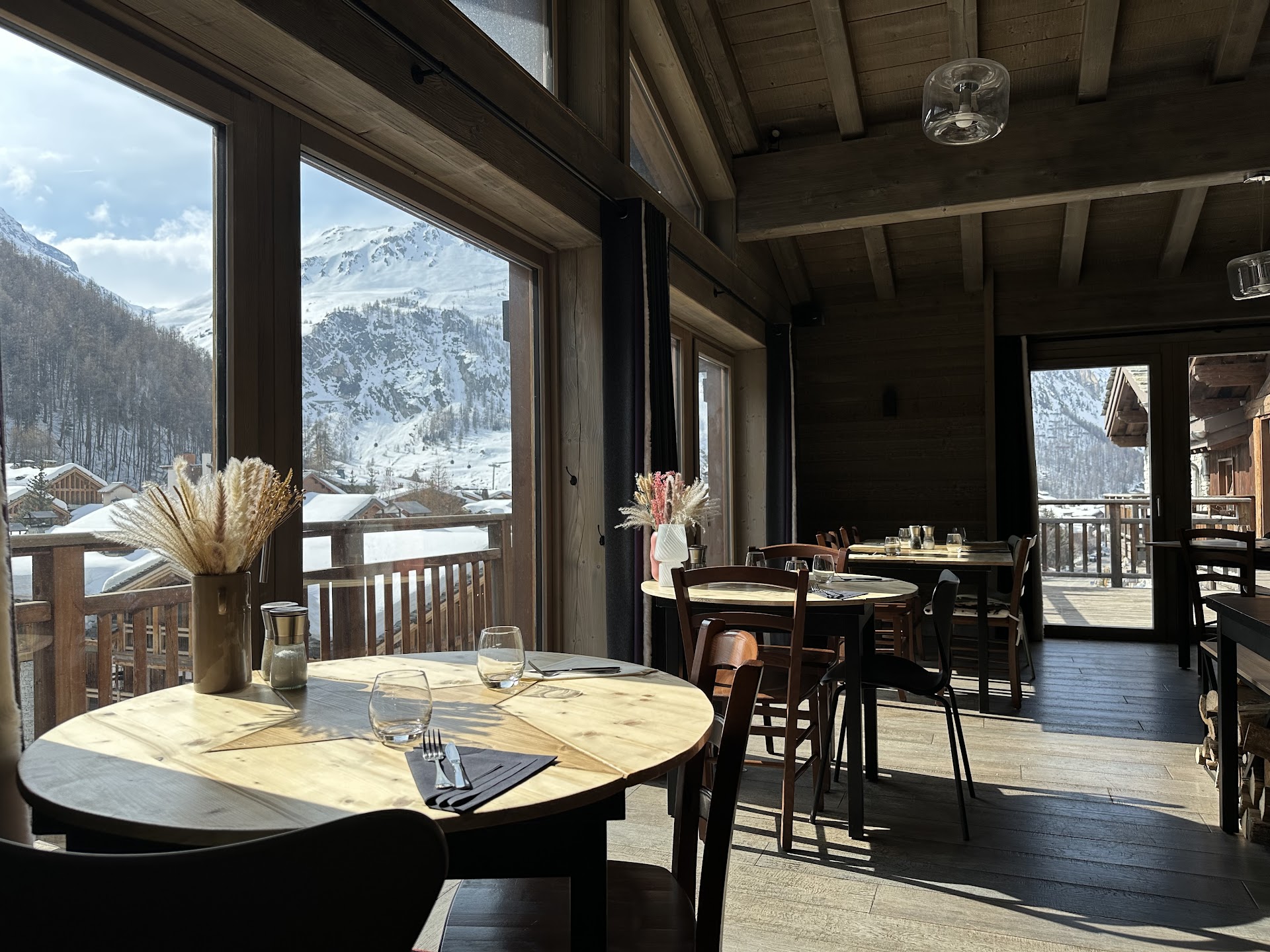 Photo Les Toits de Val d'Isère - Restaurant & Bar