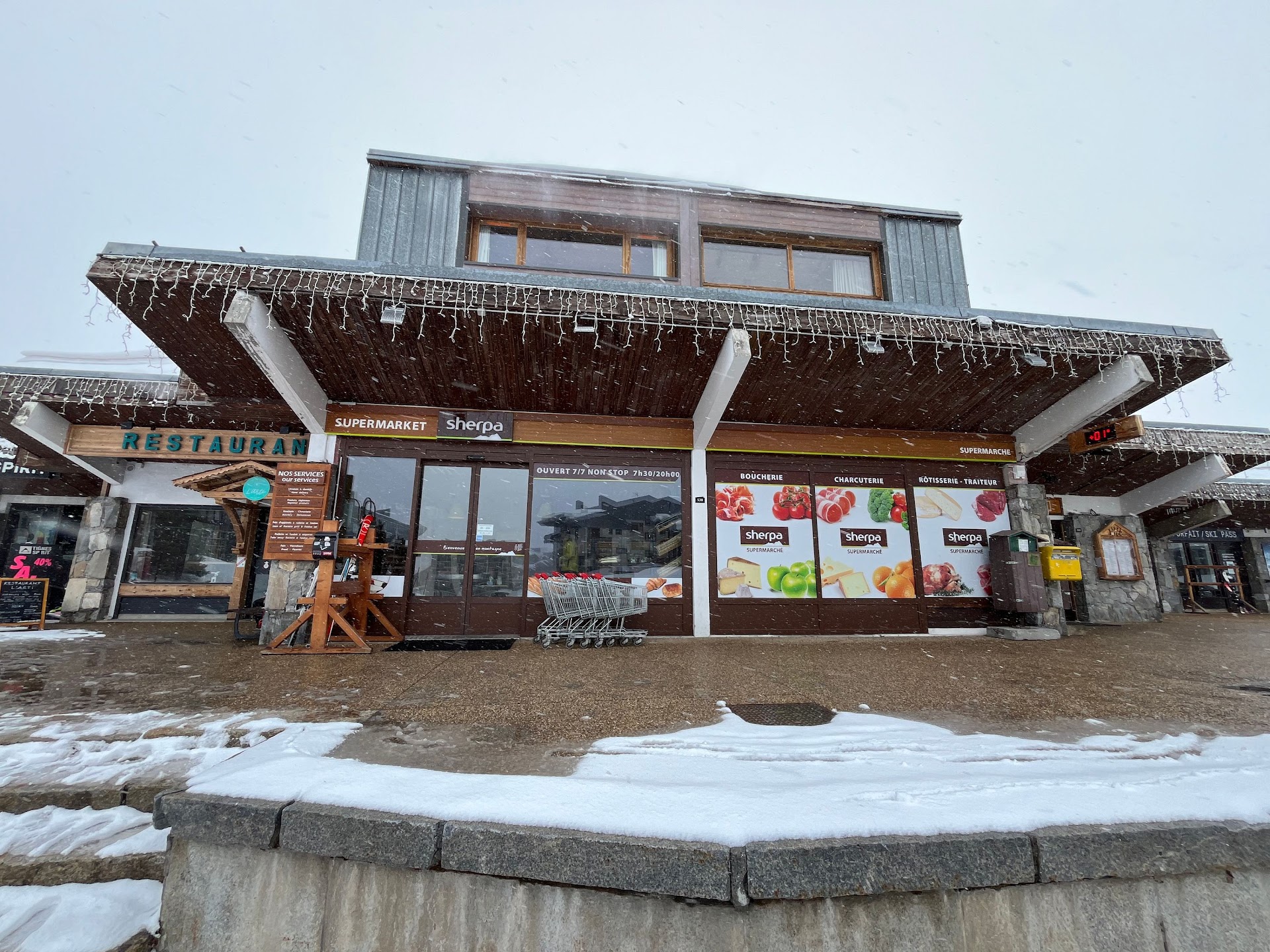 Photo Sherpa Supermarché Tignes Lavachet