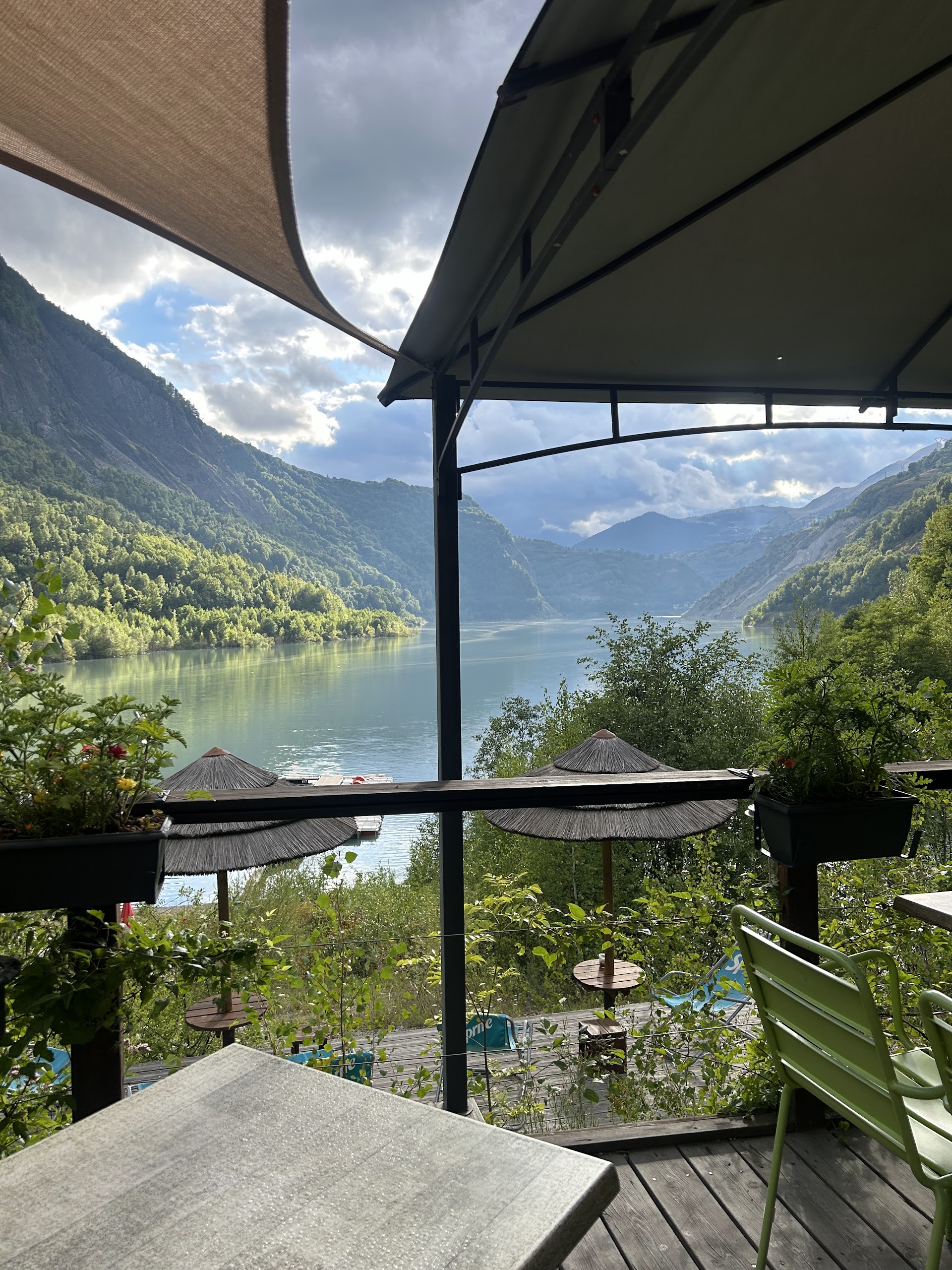 Photo La Cabane au bord du Lac