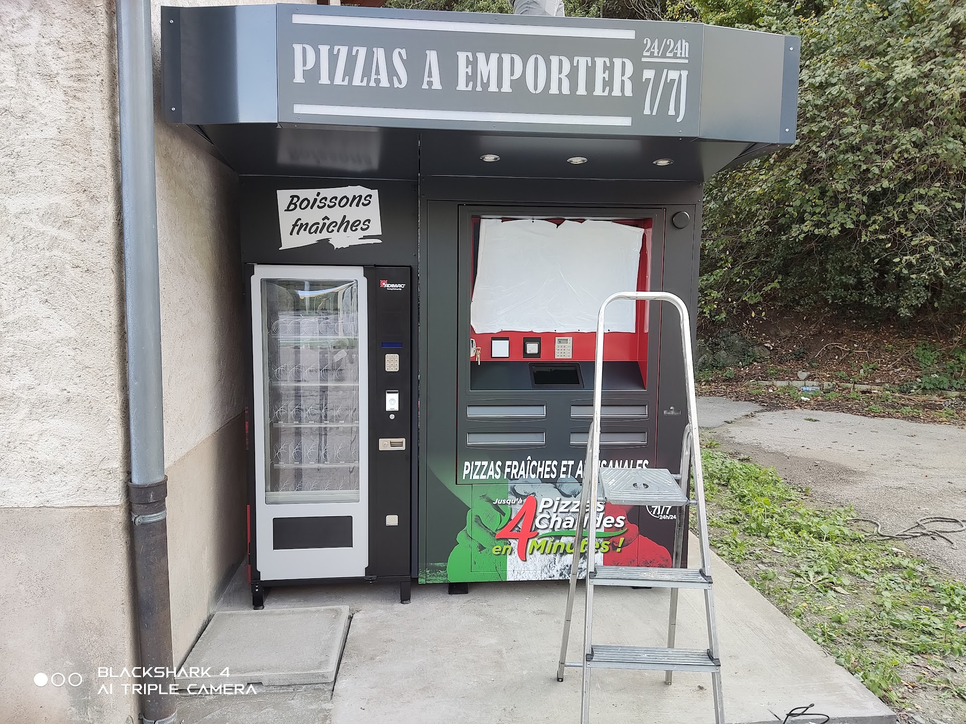 Photo Distributeur Pizza Oisans