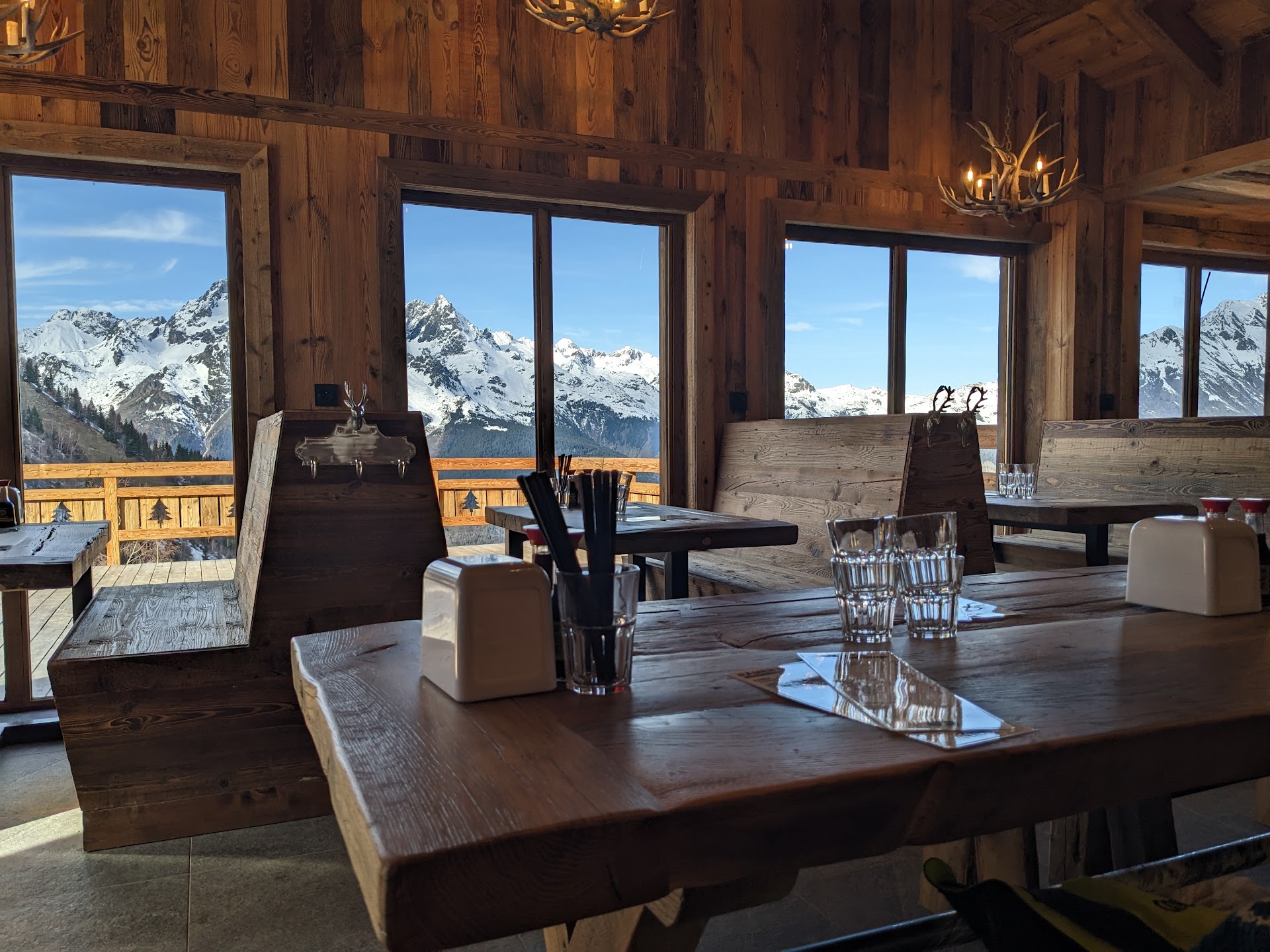 Photo Le Chamois Rouge by Fufu Ramen