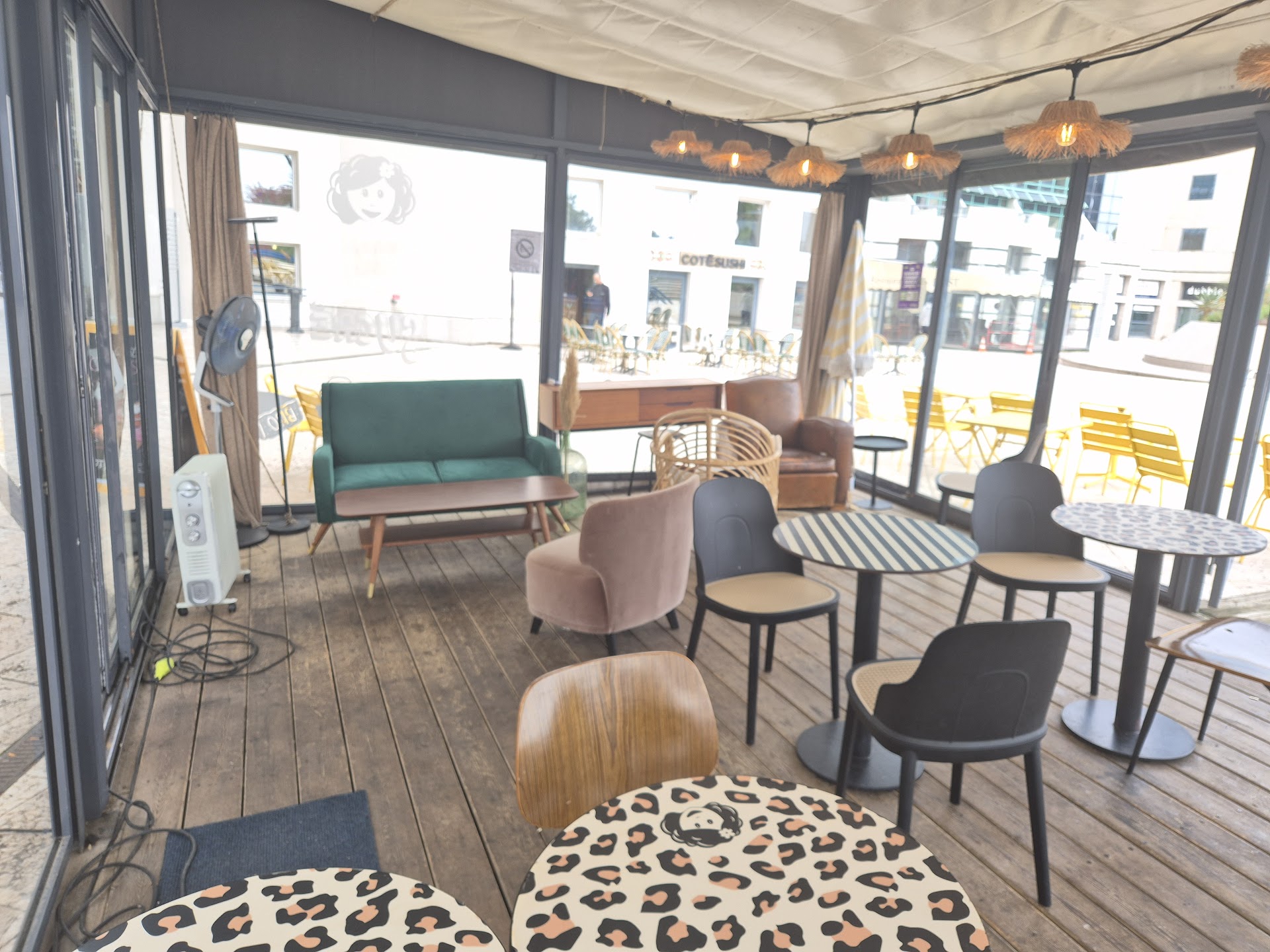 Photo Emilie and the Cool Kids Arenas