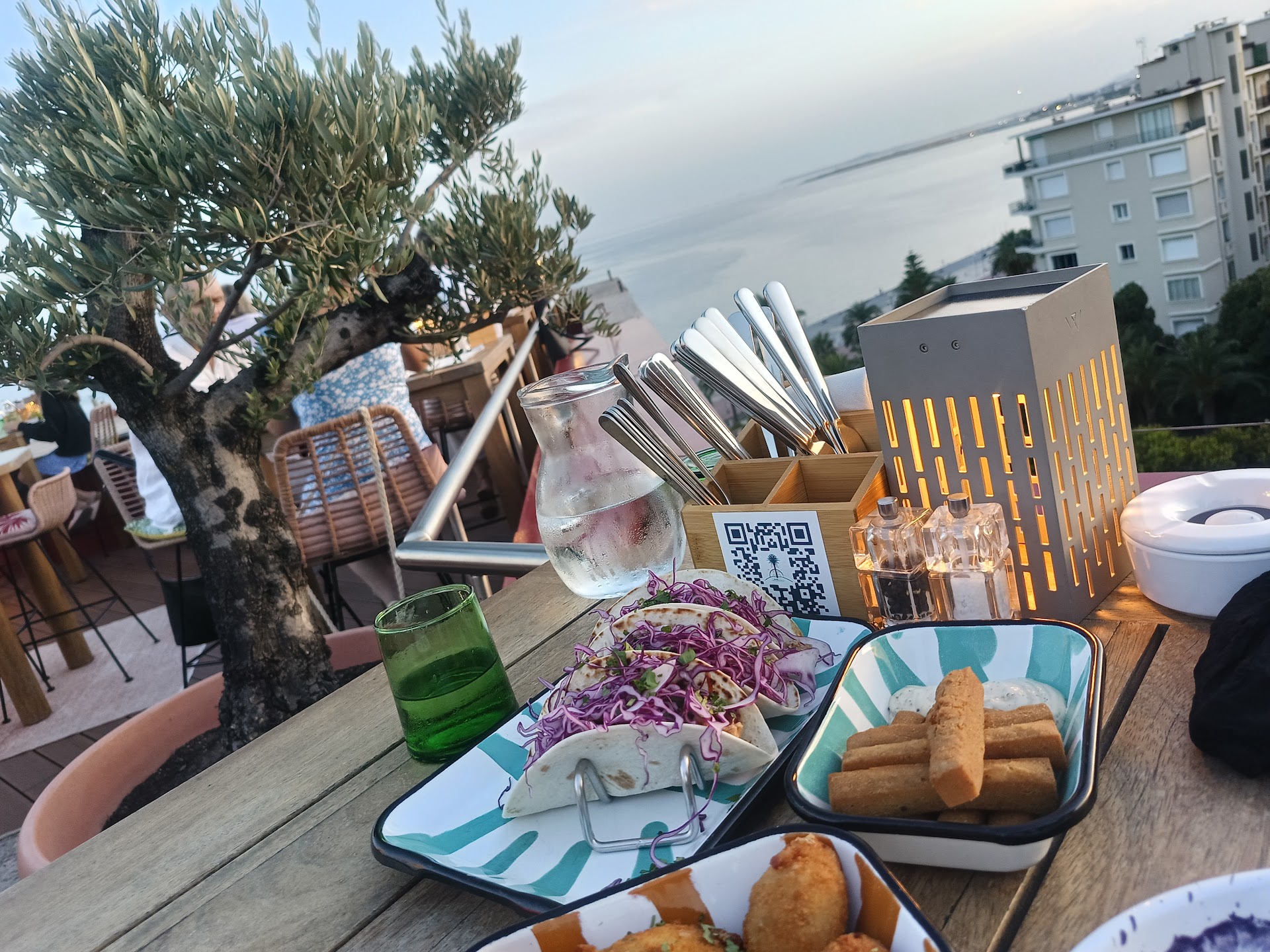 Photo Farago on the roof