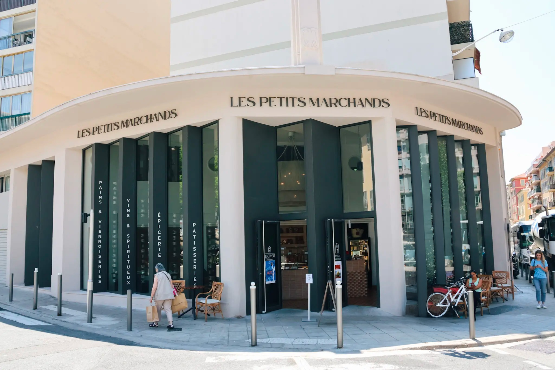 Photo Les Petits Marchands - Max Barel