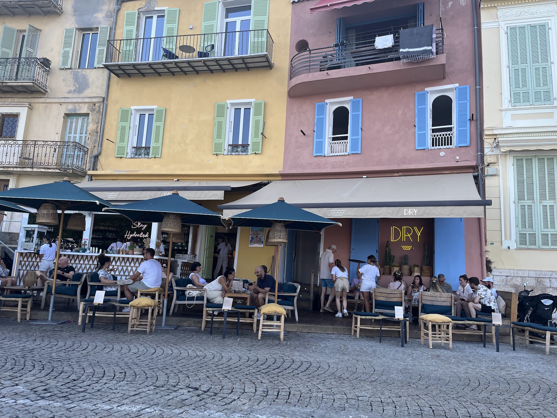 Photo DRY Restaurant & Cocktail Bar